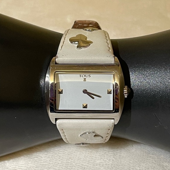 TOUS genuine leather teddy bear watch in white/ silver tone - Picture 2 of 12